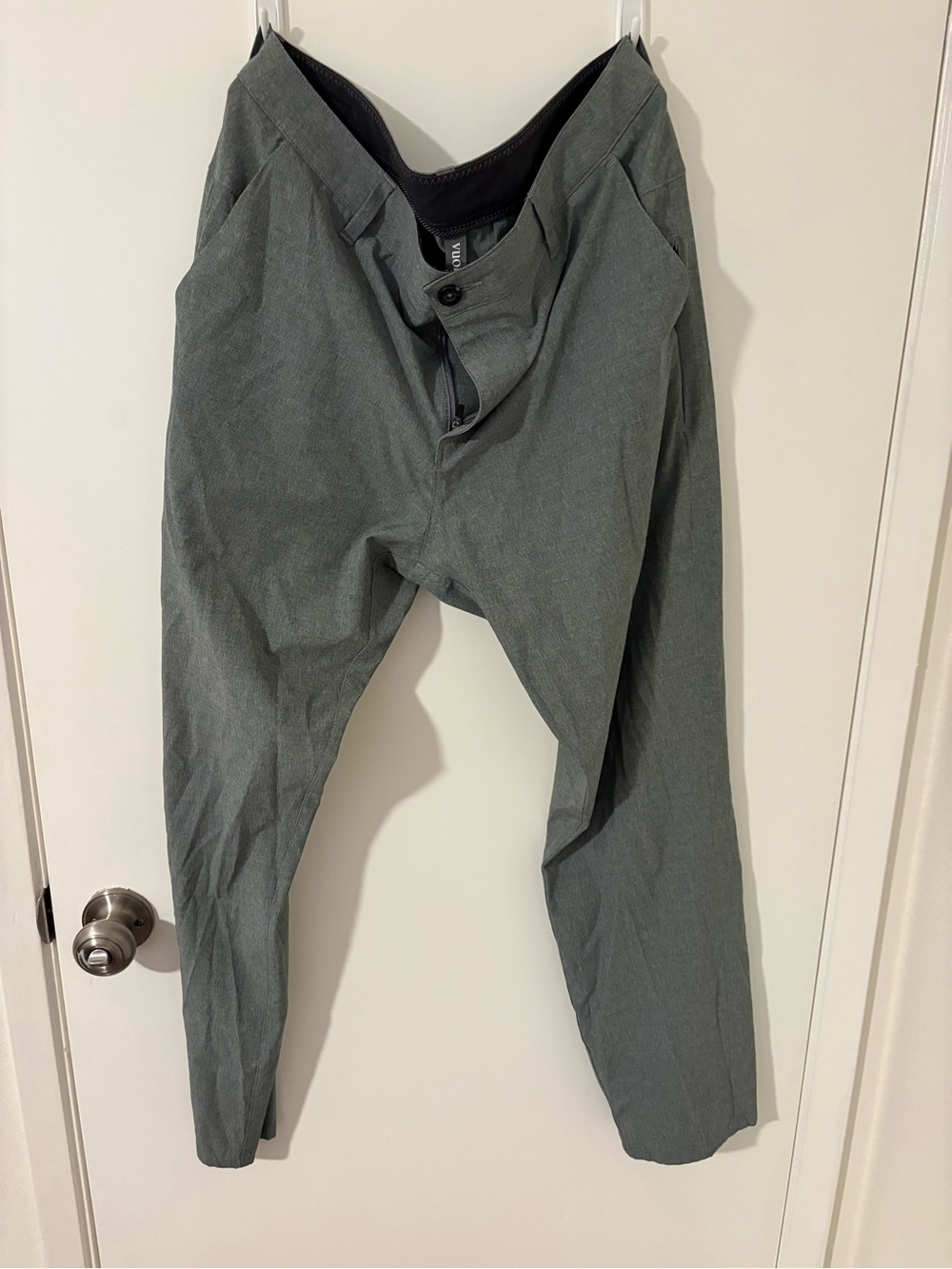 Vuori Men's Slate Gray Chinos
